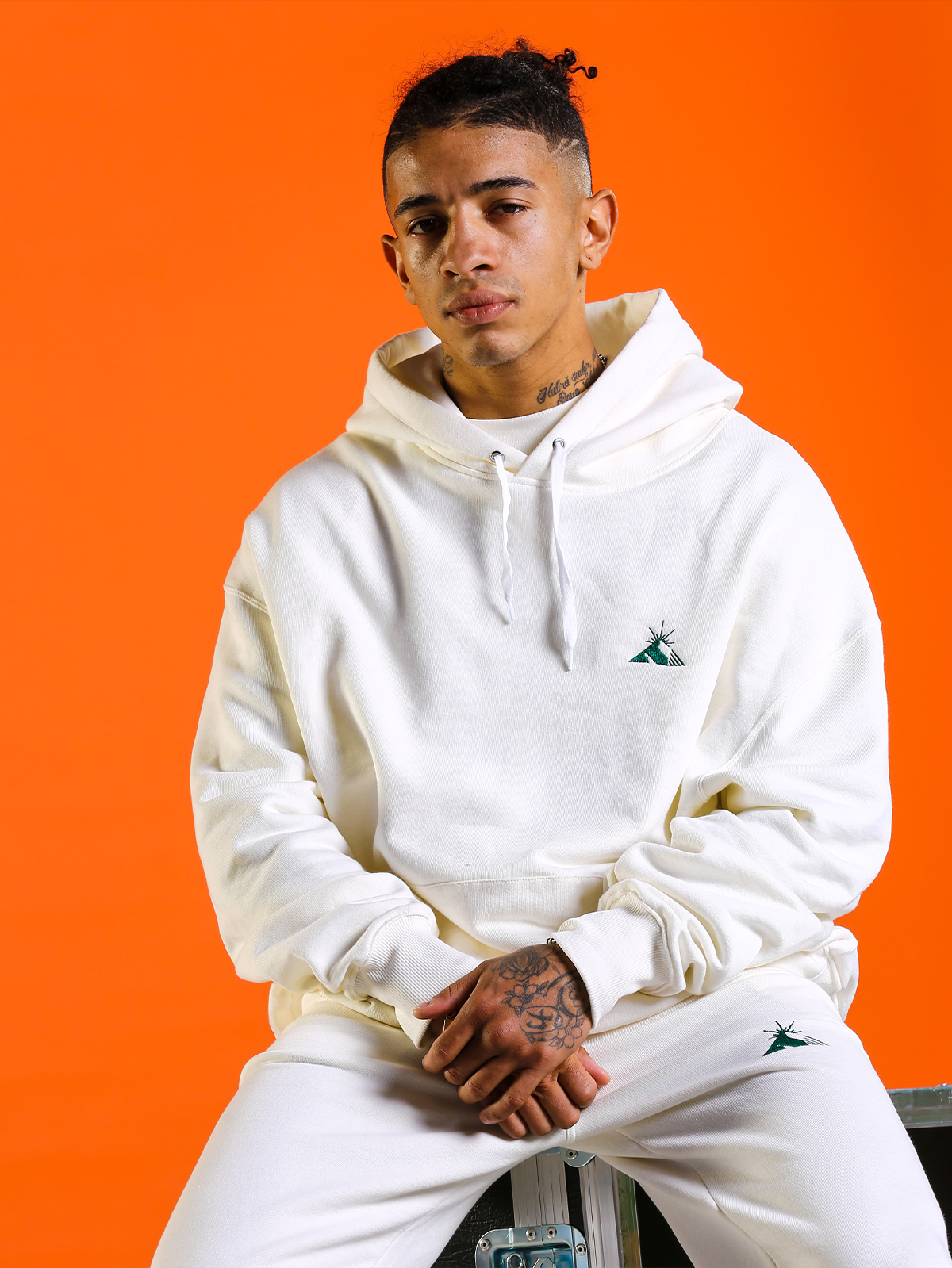 KIT Felpa + Pantaloni ESSENTIALS OFF WHITE The Italian Dream Marvin Vettori